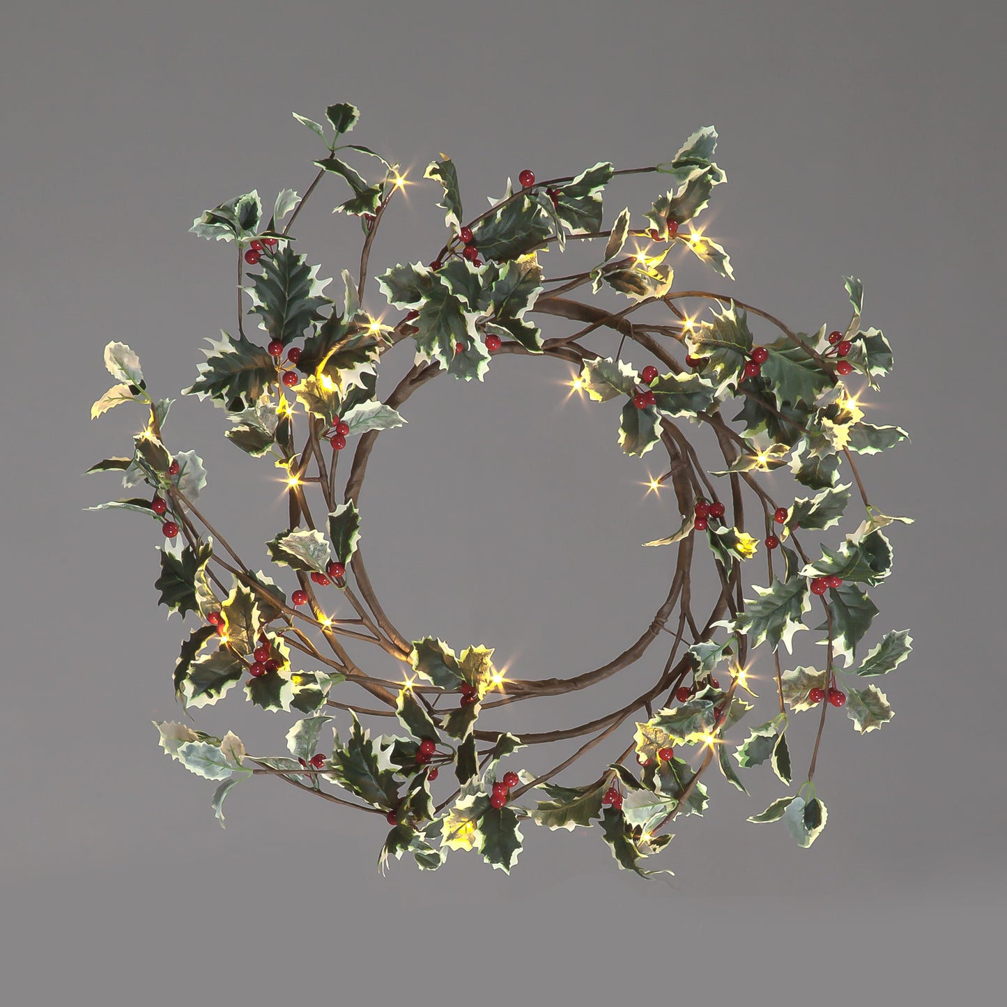 Large 60cm Christmas Wreath with Realistic Holly & Red Berries