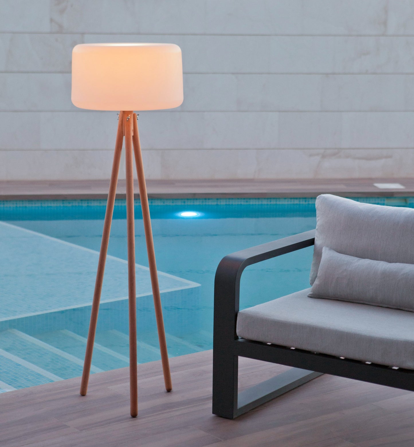 Chloe Floor Lamp 140 Solar