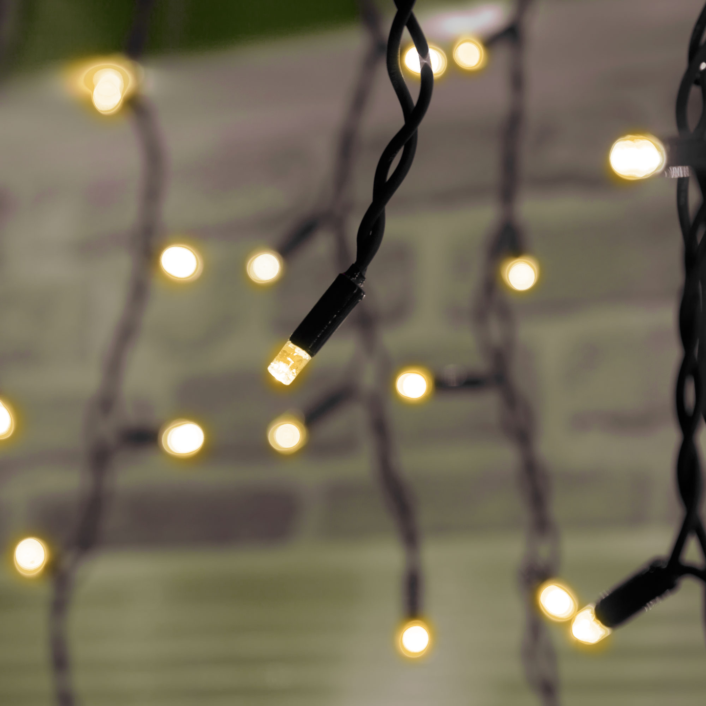 100 Connectable Icicle Lights Warm White LEDs Twinkling