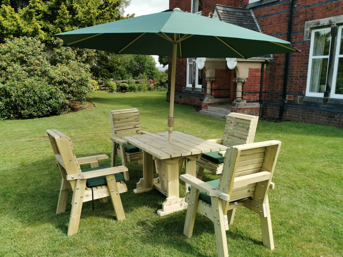 ERGO 4 SEATER SET â€“ SITS 4