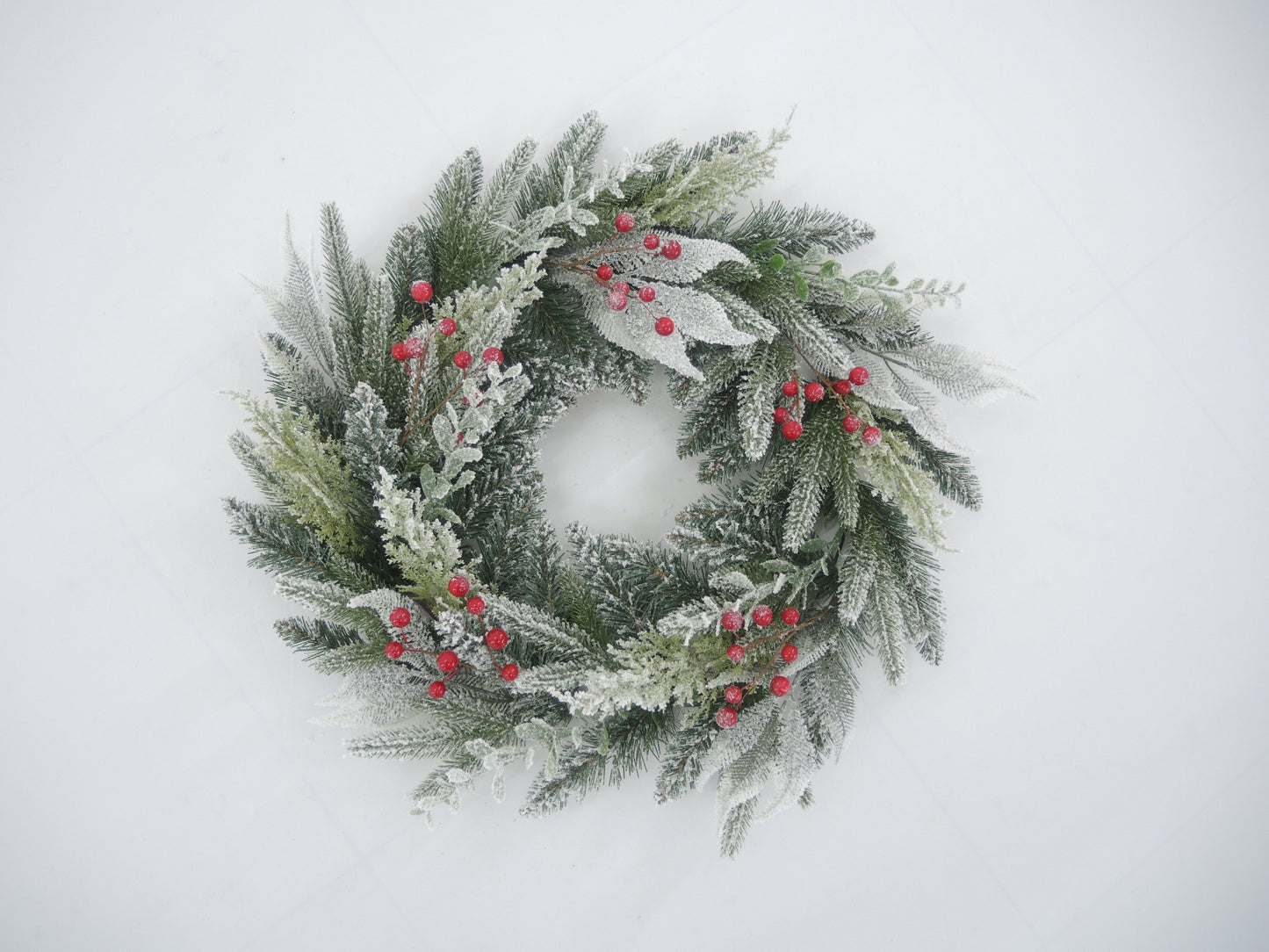 60cm Diara Wreath w/64 Tips /Berries & Snow Christmas Wreath