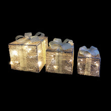 Set/3 Parcels 15/20/25cm Snowy/40 Warm White LEDs/Outdoor Christmas Decoration